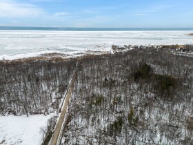 9024 Wood Drive, Lambton, ON , MLS #X12045790 , Image - 1
