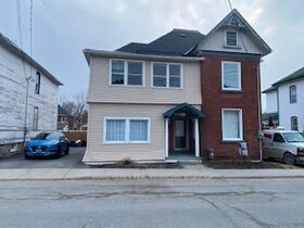 28 Kensington Avenue, Lanark, ON , MLS #X12045977 , Image - 1