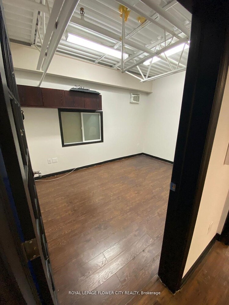 2001 Albion Road, Toronto, ON, West Humber-Clairville