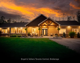 242 SOMERS Street, Grey County, ON , MLS #X12047467 , Image - 1