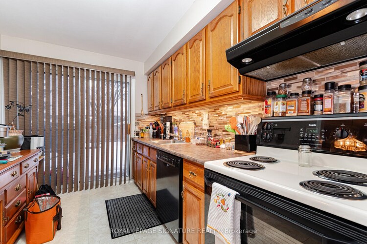 5 Sterne Avenue, Brampton, ON, Brampton East