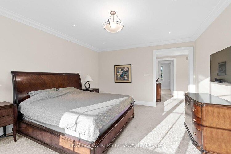 1408 Blackhorse Court, Manotick - Kars - Rideau Twp and Area, ON, 8005 - Manotick East to Manotick Station