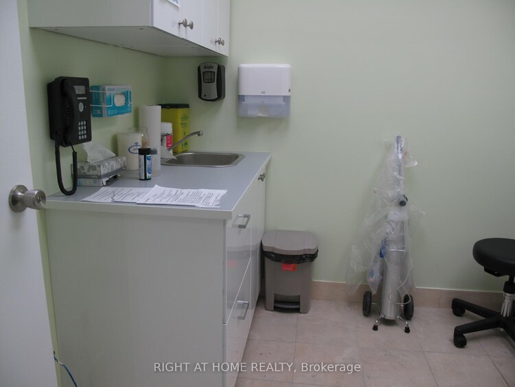 403 Parliament Street, Toronto, ON, Cabbagetown-South St. James Town