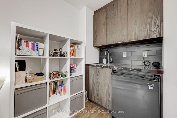 25 Sonic Way, Toronto, ON, Flemingdon Park