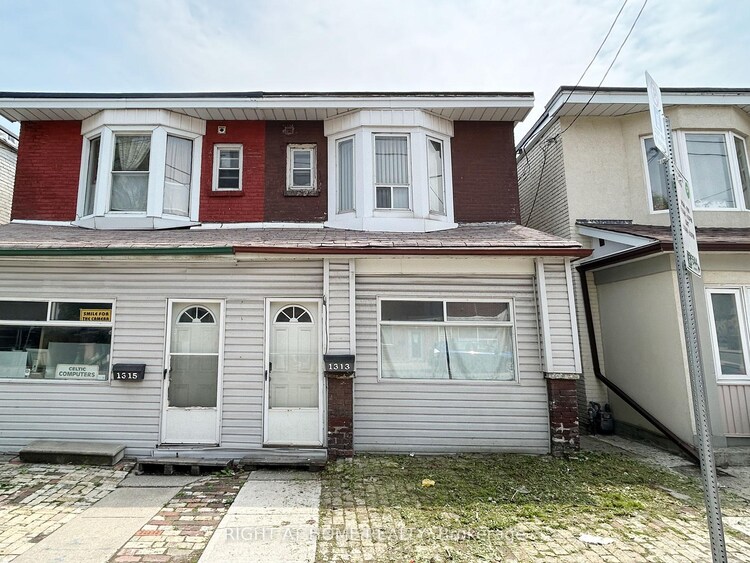 1313 Gerrard Street, Toronto, ON, Greenwood-Coxwell