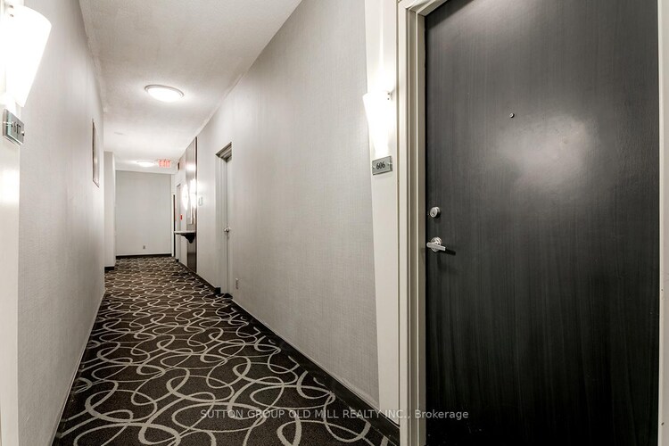 600 Queens Quay W, Toronto, ON, Waterfront Communities C1