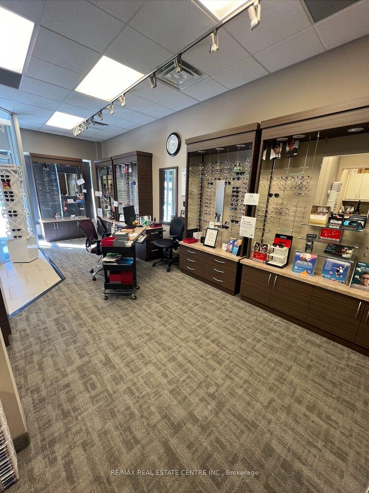 5 Swan Lake Boulevard, Markham, ON, Greensborough