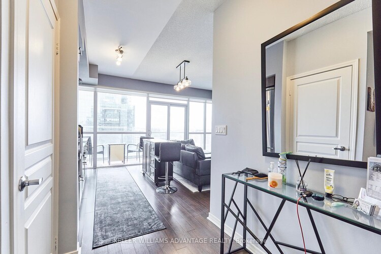 352 Front Street W, Toronto, ON, Waterfront Communities C1