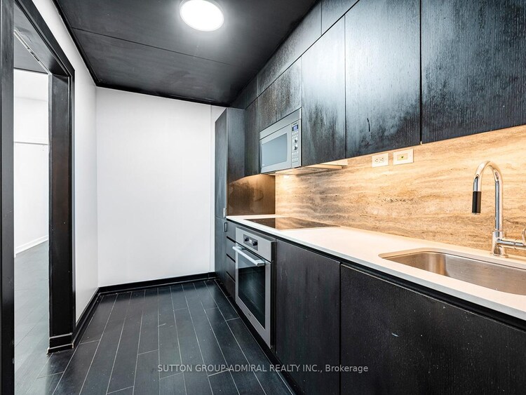 18 Capreol Court, Toronto, ON, Waterfront Communities C1