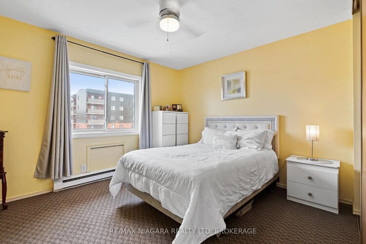 72 Main Street E, Port Colborne, ON, 873 - Bethel