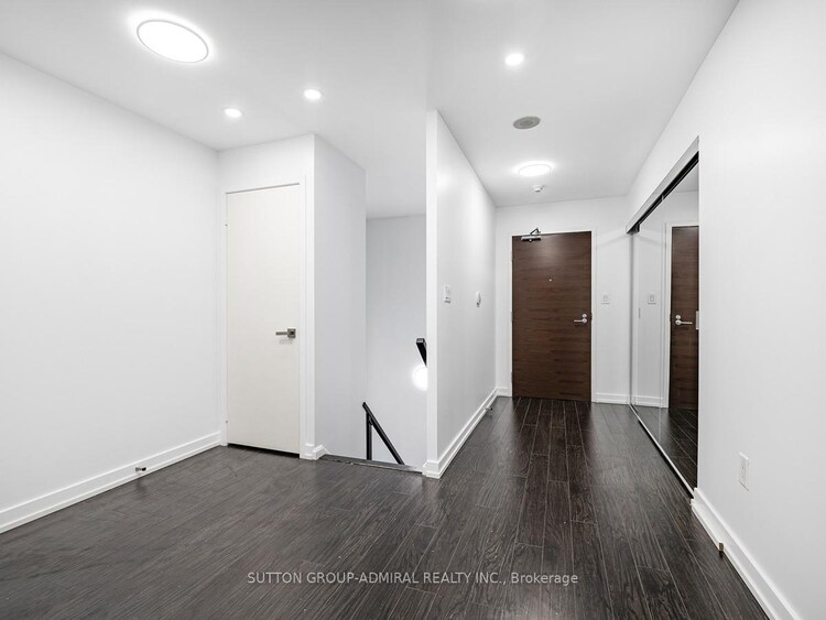 18 Capreol Court E, Toronto, ON, Waterfront Communities C1