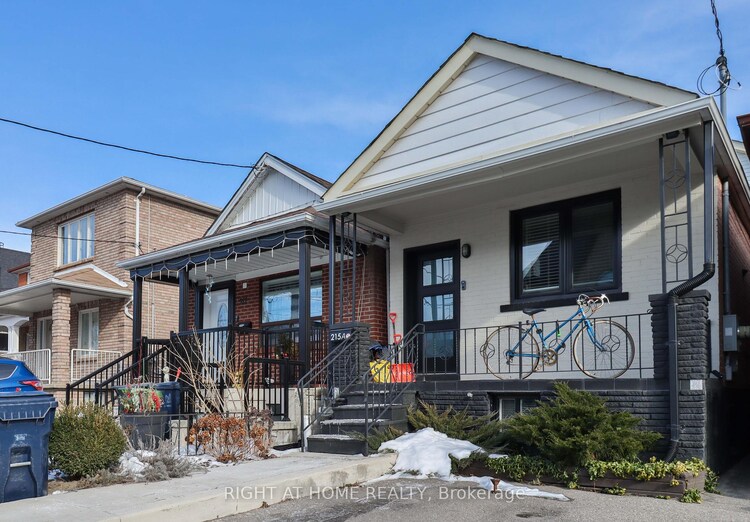 215A Chambers Avenue, Toronto, ON, Keelesdale-Eglinton West