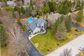 27 Gladiola Drive, Hamilton, ON