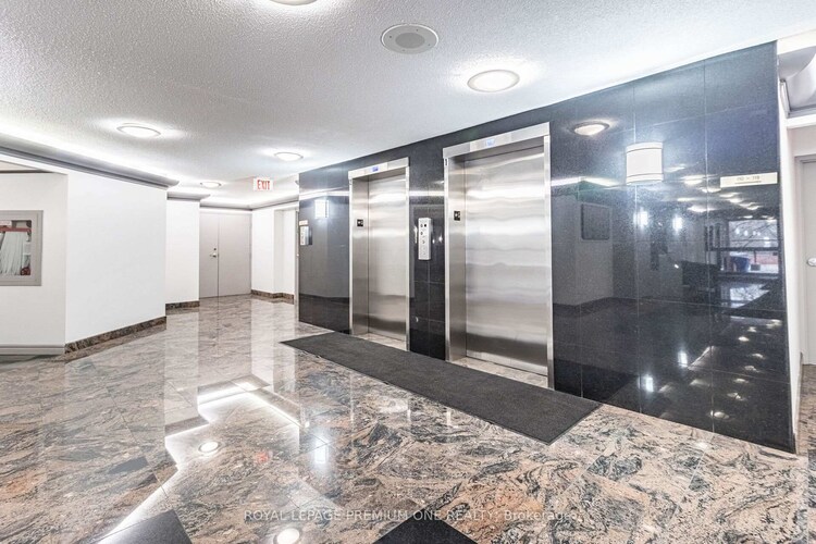 100 Arbors Lane, Vaughan, ON, West Woodbridge