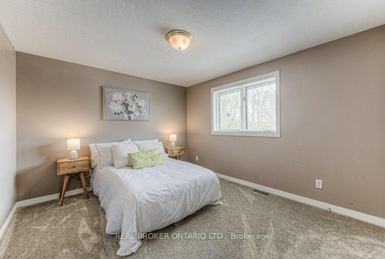 593 Guildwood Place N, Waterloo, ON, 
