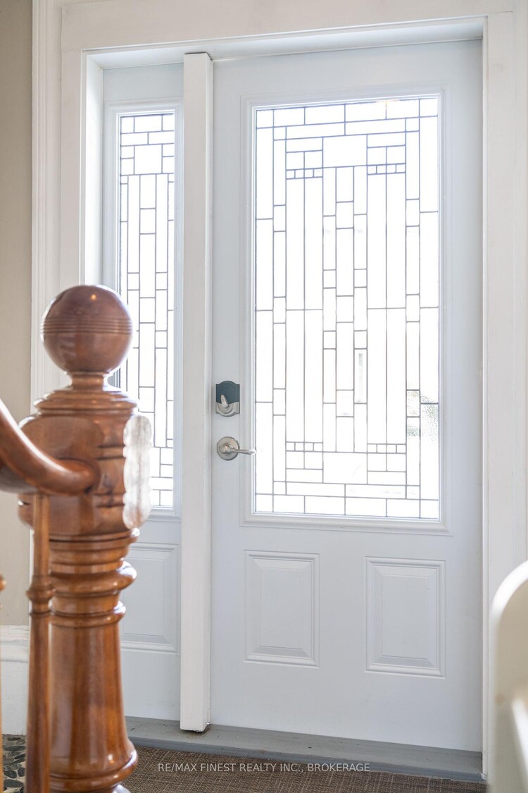 21 Centre Street, Prince Edward County, ON, Picton Ward