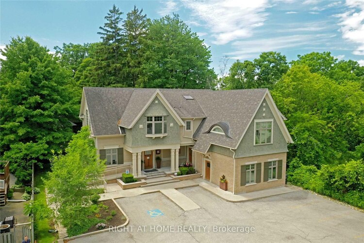 1440 Hurontario Street, Mississauga, ON, Mineola