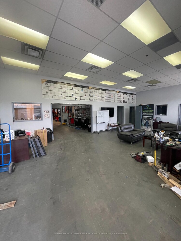 5 St Regis Crescent N, Toronto, ON, York University Heights