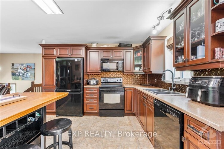 17372 Cameron Road, South Stormont, ON, 716 - South Stormont (Cornwall) Twp