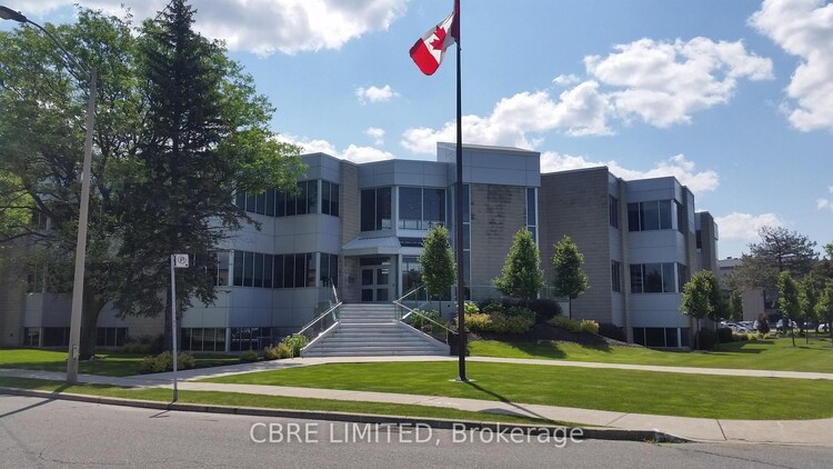 1 Sparks Avenue, Toronto, ON, Hillcrest Village