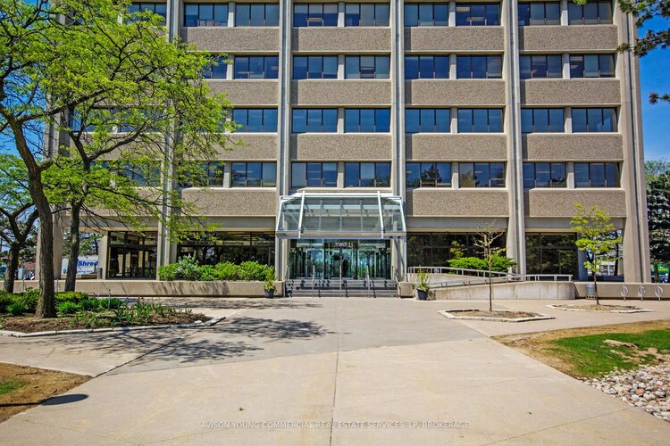 2 Lansing Square, Toronto, ON, Henry Farm