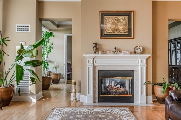 25 Kingsbridge Garden Circle, Mississauga, ON, Hurontario