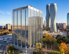 4 Robert Speck Parkway, Peel, ON