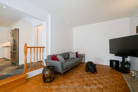 8 Stonemanse Court, Toronto, ON