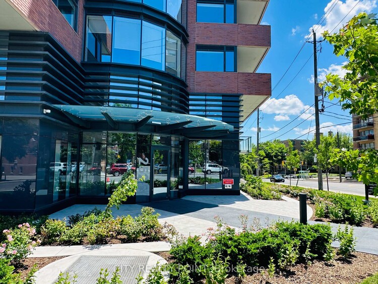 2525 Bathurst Street, Toronto, ON, Forest Hill North