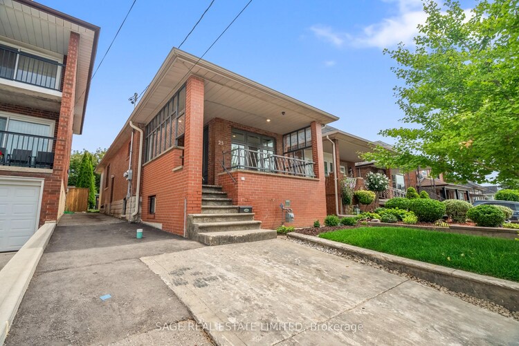 25 Chamberlain Avenue, Toronto, ON, Briar Hill-Belgravia