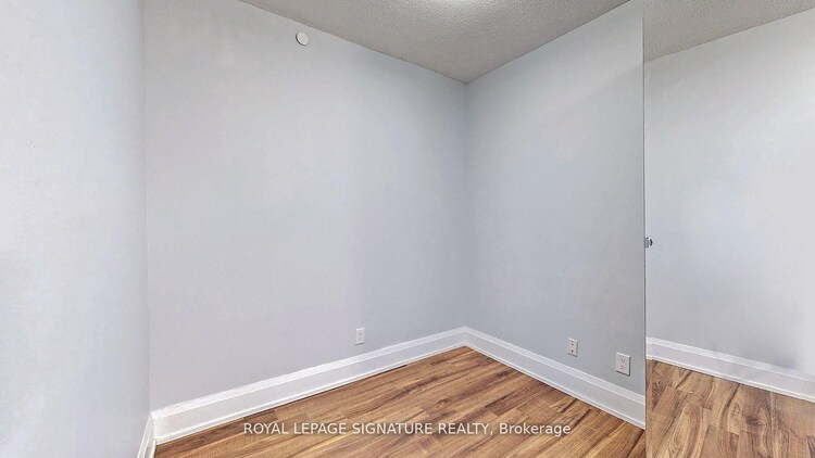 120 Harrison Garden Boulevard, Toronto, ON, Willowdale East