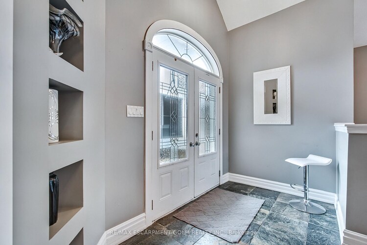 27 Surrey Drive, Hamilton, ON, Ancaster
