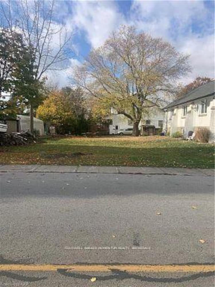W/S Fielden Avenue, Port Colborne, ON, 877 - Main Street