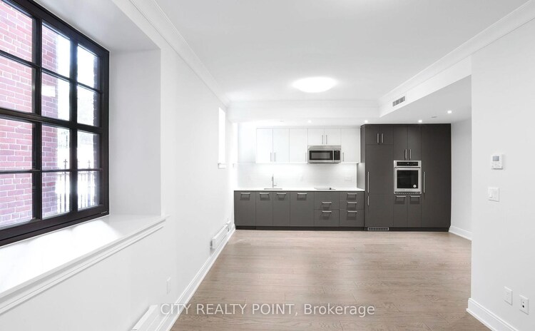 2 Clarendon Avenue, Toronto, ON, Casa Loma