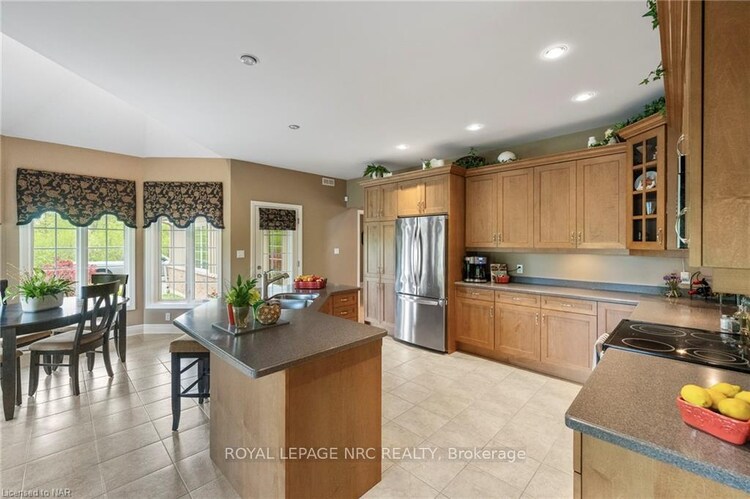 5045 MICHENER Road, Fort Erie, ON, 337 - Crystal Beach