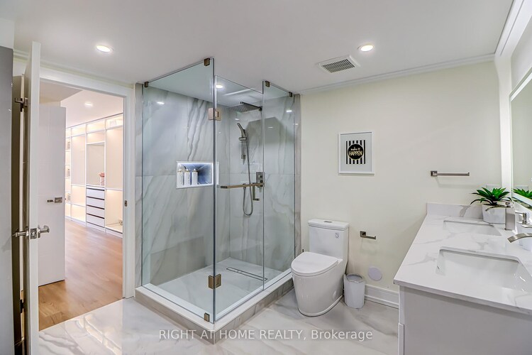 130 Carlton Street, Toronto, ON, Cabbagetown-South St. James Town