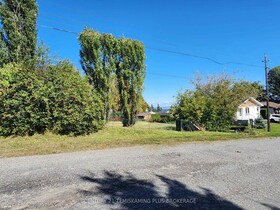 141-142 Algonquin Drive, Timiskaming, ON , MLS #T12362635 , Image - 1
