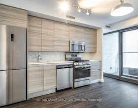 111 Bathurst Street, Toronto, ON , MLS #C13423598 , Image - 1