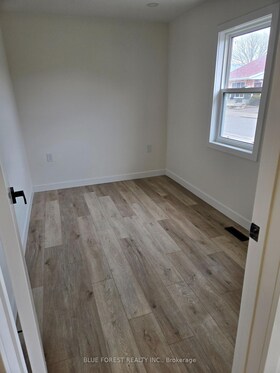 222 Hamilton Road, Middlesex, ON , MLS #X12067476 , Image - 1