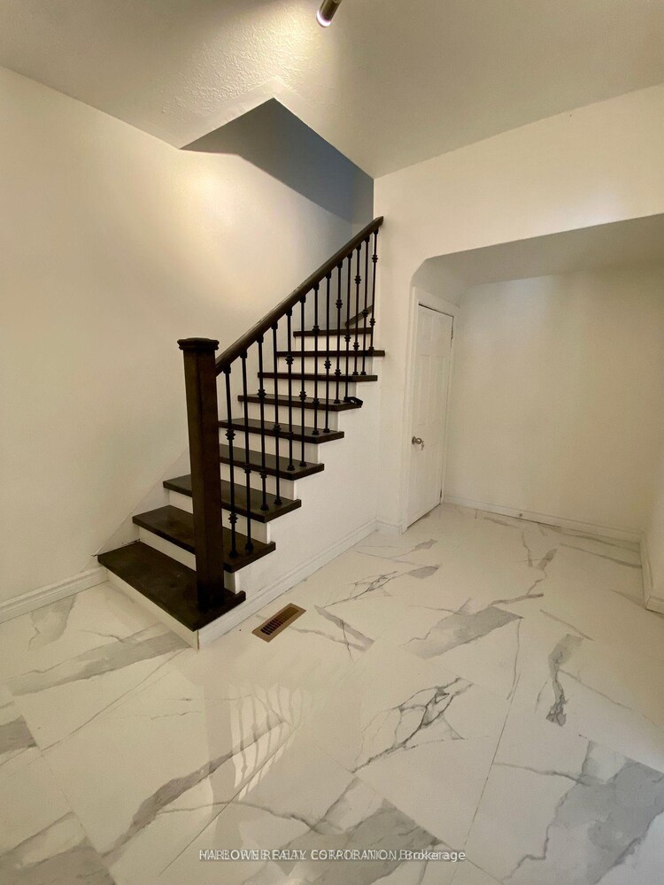 546 Barton Street E, Hamilton, ON, Gibson