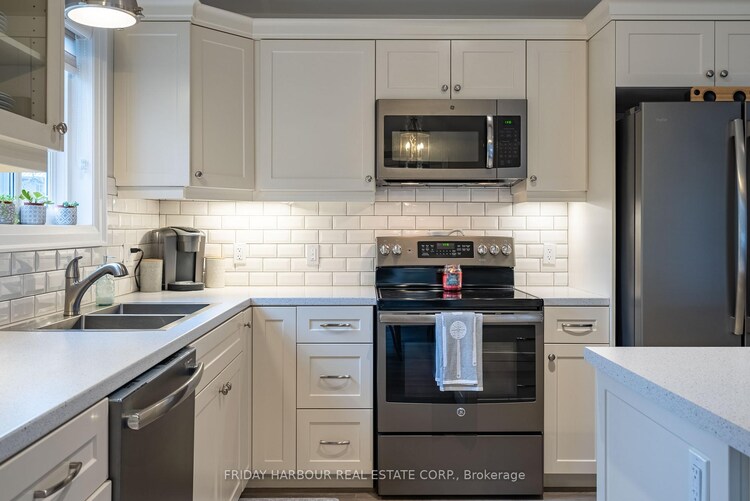 202 Vel-Dor Crescent, Bracebridge, ON, Macaulay