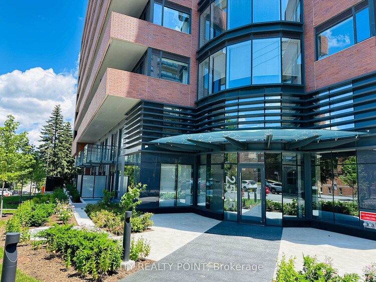 2525 Bathurst Street, Toronto, ON, Forest Hill North