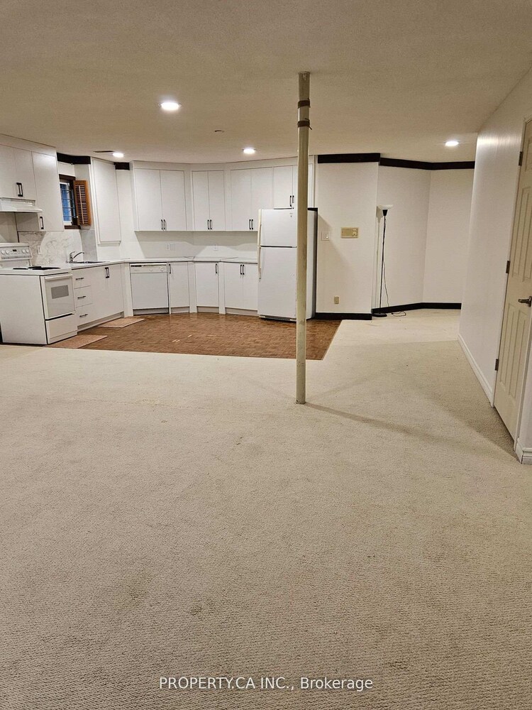 16 Fleming Drive, Toronto, ON, Bayview Woods-Steeles