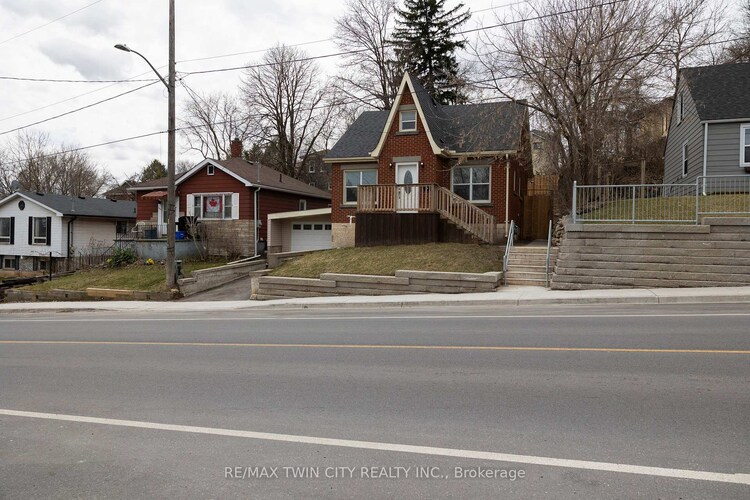 32 DUNDAS Street E, Brantford, ON, 