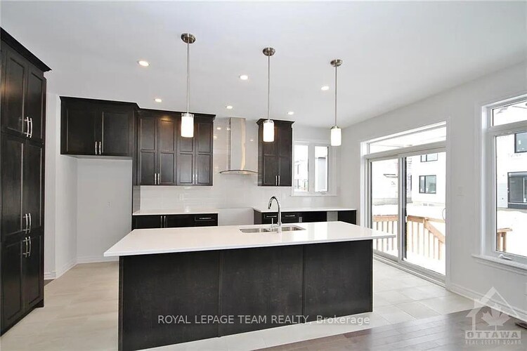 1010 Brian Good Avenue, Blossom Park - Airport and Area, ON, 2602 - Riverside South/Gloucester Glen