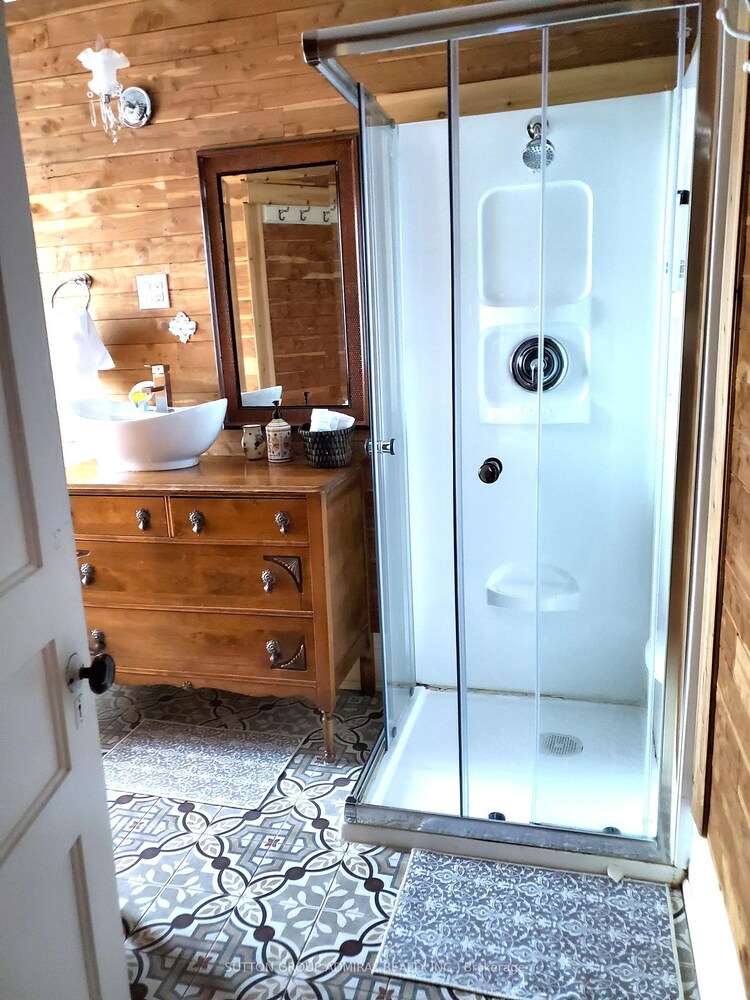 5411 Portage Road, Niagara Falls, ON, 215 - Hospital