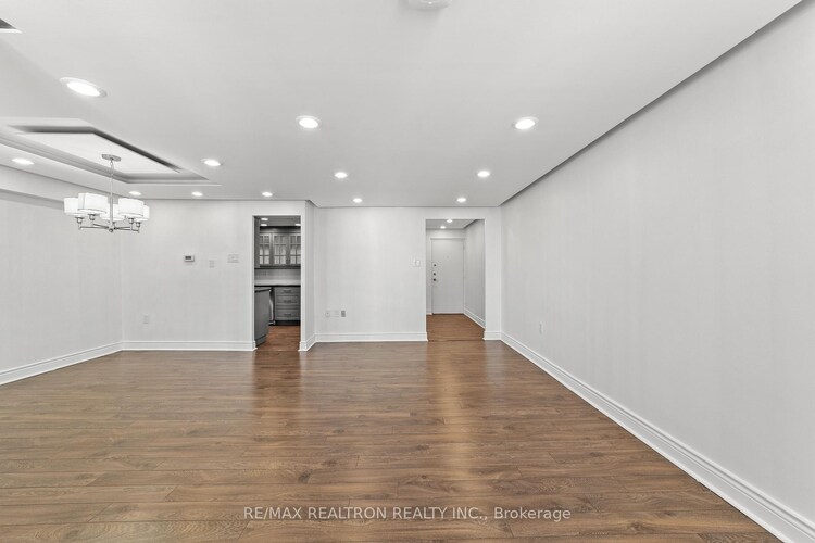 130 Neptune Drive, Toronto, ON, Englemount-Lawrence