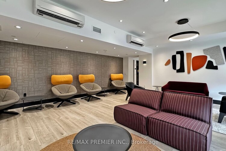 666 Spadina Avenue, Toronto, ON, University