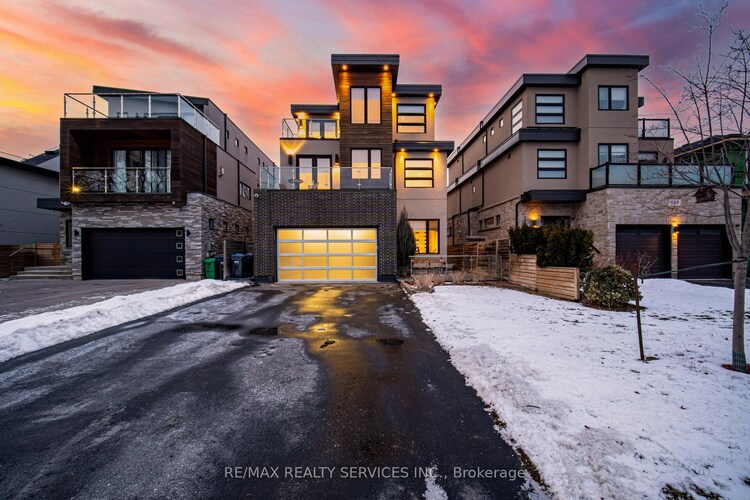 685 Montbeck Crescent, Mississauga, ON, Lakeview