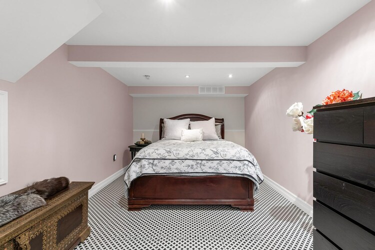 19 Minstrel Court, Hamilton, ON, Mountview